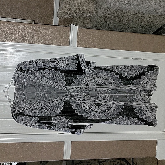 COVER UP, BLACK W/ A FLOWER EMBROIDERY LIKE NEW WIRN ONCE - Picture 1 of 2